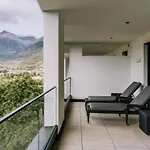 The Hills Апартаменти
